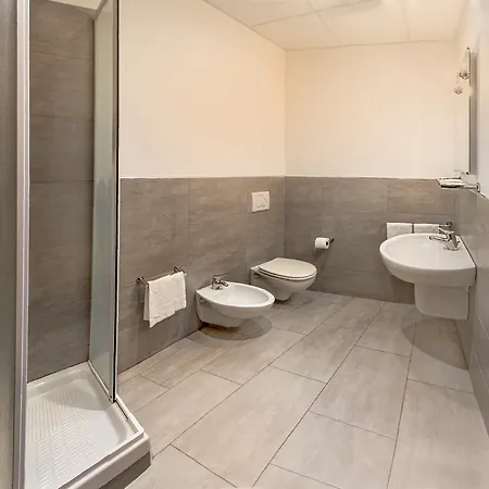 Pozzi 东塞斯特里